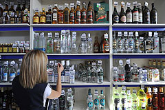 Власти задумались об ограничениях на ввоз алкоголя из стран ТС