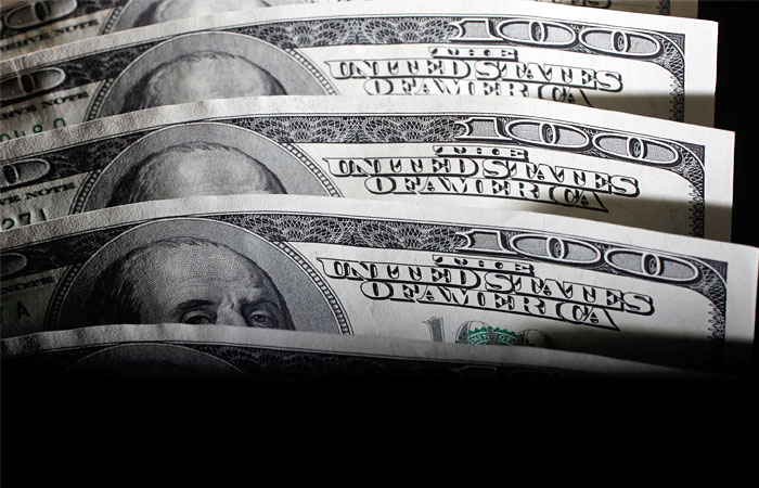 Доллар впервые в истории взлетел выше 39 рублей