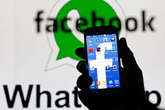 Еврокомиссия одобрила сделку между Facebook и WhatsApp