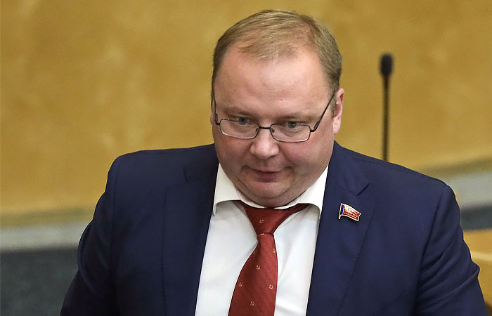 Депутату Госдумы Николаю Паршину предъявили обвинение в мошенничестве