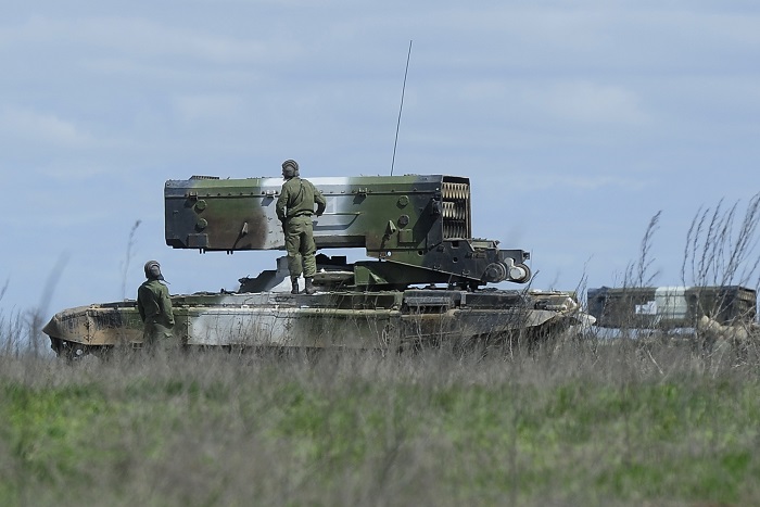 Путин поручил вернуть 17 тыс. военных с учений в Ростовской области