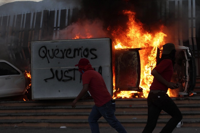 Протестующие атаковали правительственные здания в мексиканском штате Герреро