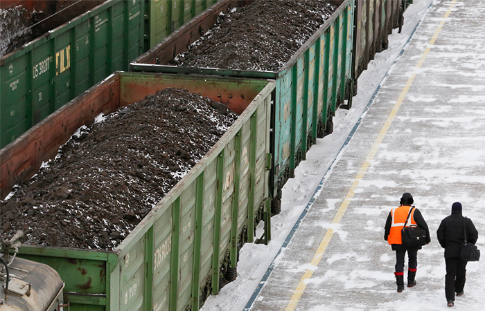 Россия возобновила поставки угля на Украину