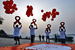 Ученые из Оксфорда сообщили о мутации и ослаблении ВИЧ