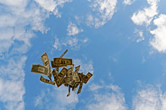 Рубль укрепился до максимума за две недели