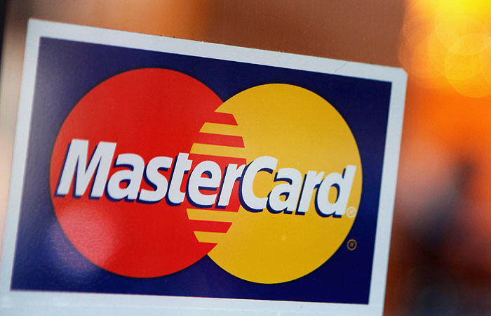 MasterCard вслед за Visa сообщила о приостановке операций с картами в Крыму