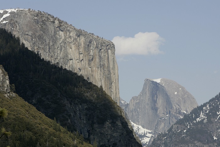 Двое американцев впервые покорили одну из самых отвесных скал без снаряжения