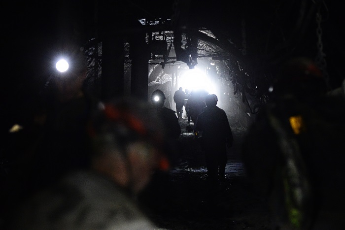 В результате взрыва на шахте в Свердловской области есть погибшие