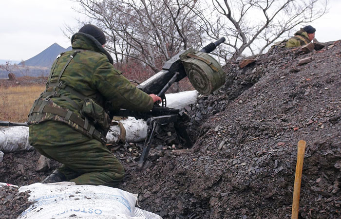 Ополченцы сомкнули "котел" вокруг украинских военных в Дебальцево