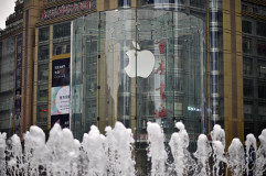 Apple стала самой дорогой компанией в истории