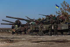 Порошенко приказал украинским военным прекратить огонь
