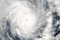 На тихоокеанское государство Вануату обрушился циклон "Пэм"