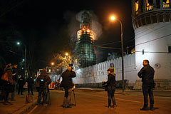 Причиной пожара на колокольне Новодевичьего монастыря назвали короткое замыкание