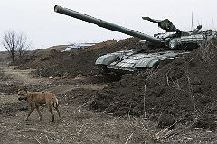 ДНР обвинила украинских силовиков в расстреле гражданского автомобиля из танка