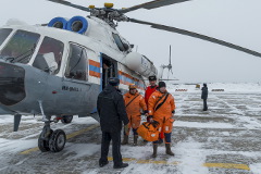 Спасатели расширят зону поисков траулера в Охотском море