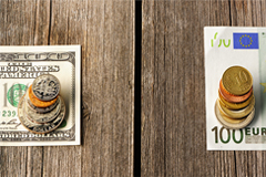 Доллар и евро резко упали при открытии торгов