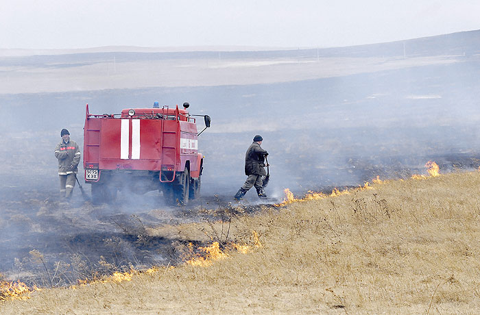 Более 100 жилых домов загорелись в Хакасии