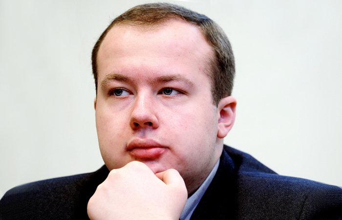 Соратника Навального приговорили к обязательным работам за кражу картины