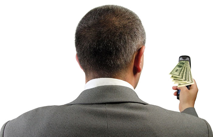 В России стали чаще воровать деньги с мобильных устройств