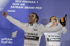 Льюис Хэмилтон выиграл Гран-при Бахрейна