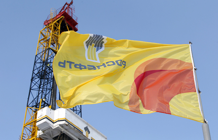 Bloomberg узнал о планах "Сургутнефтегаза" купить почти 20% акций "Роснефти"