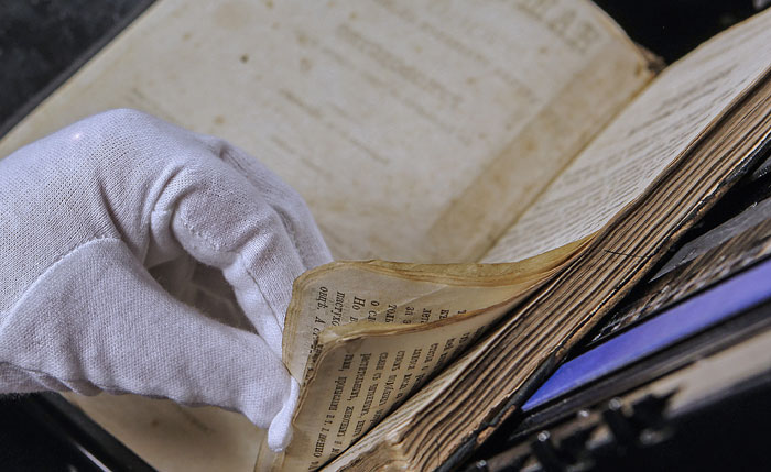 Минкультуры отменило тендер на оцифровку изданий в НЭБ из-за "сомнительной литературы"