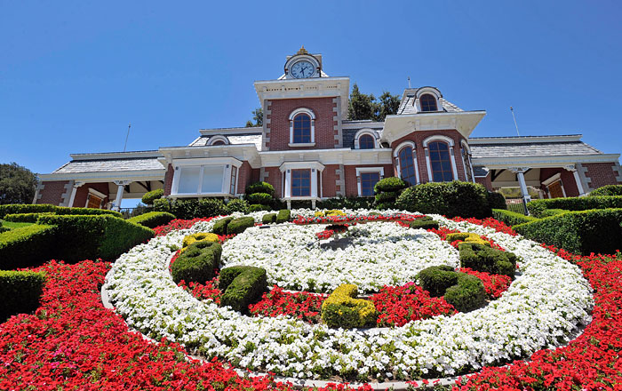 Ранчо Майкла Джексона "Неверленд" выставили на торги за $100 млн