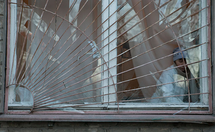 Медики сообщили о 60 раненых в результате обстрелов Донецка