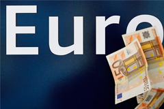 Евро взлетел до 63 рублей