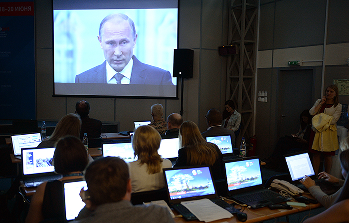 Путин пообещал сохранить мораторий на рост налогов