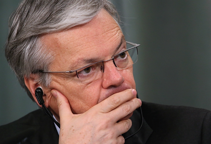 Правительство Бельгии будет добиваться законодательного запрета на арест счетов дипмиссий