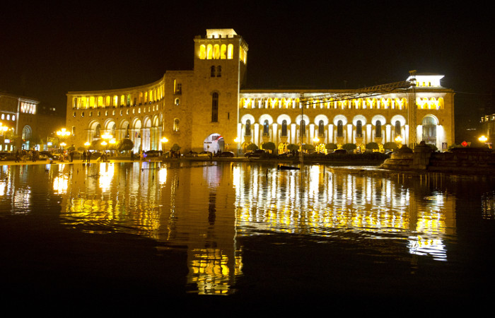 Полиция разогнала демонстрантов в центре Еревана