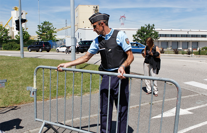 Напавший на завод во Франции террорист задержан