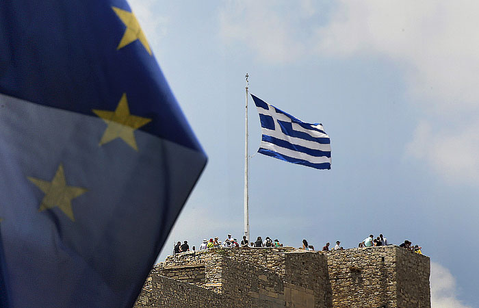 Еврогруппа отказалась продлевать план помощи Греции