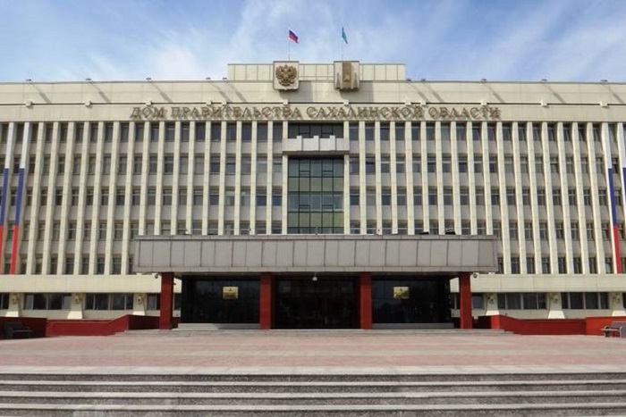 В Сахалинской области уволили управделами губернатора за траты на предметы роскоши