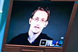 Бывший генпрокурор США не исключил соглашения властей со Сноуденом о признании вины