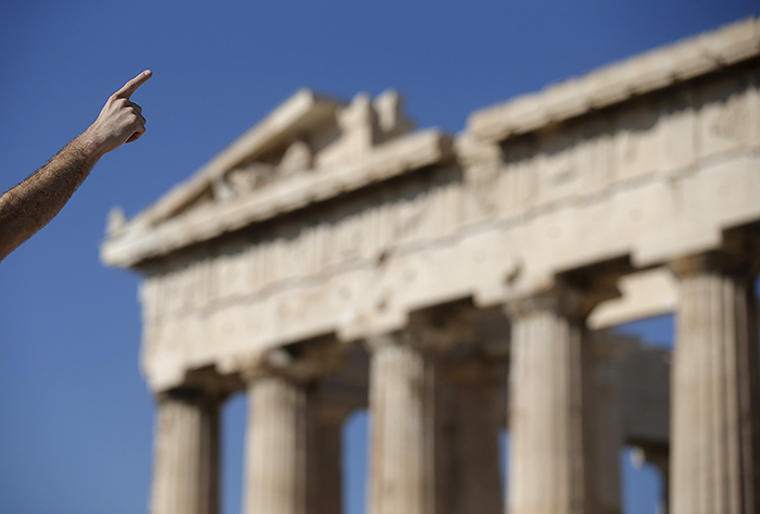 Афины собрались сэкономить до 12 млрд евро во избежание рецессии