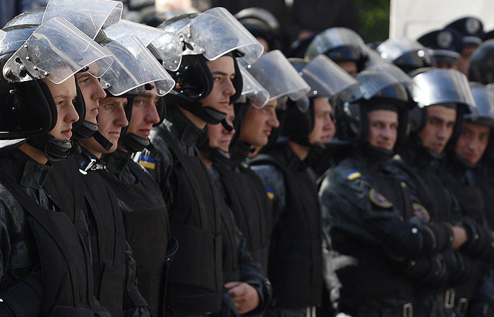 Бандиты с гранатометами ранили семь человек в Закарпатской области Украины