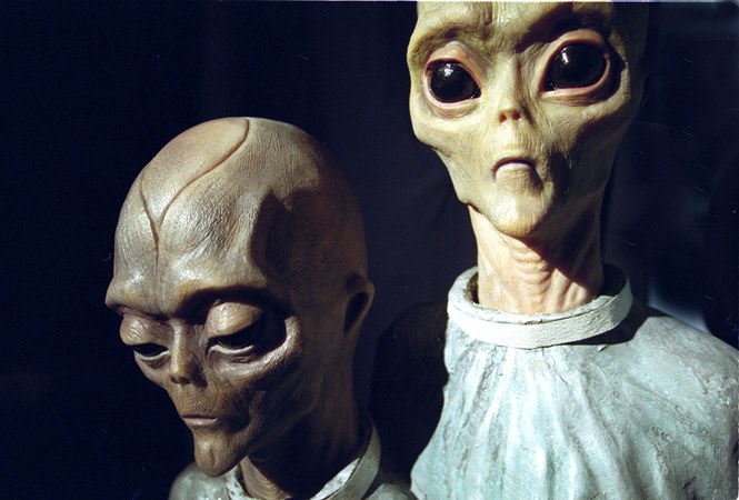 Ученый посоветовал "дважды подумать перед встречей с сигналом из космоса"