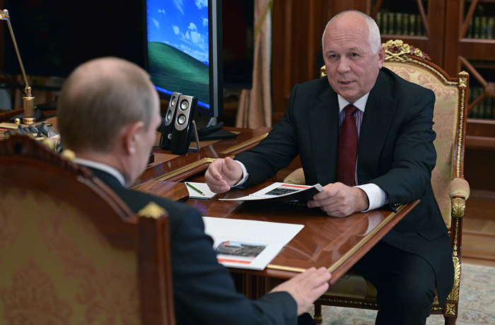 Глава "Ростеха" попросил у Путина монополию на поставку лекарств от ВИЧ и гепатита