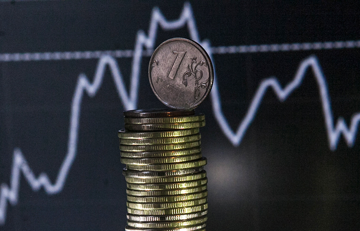Рубль заметно вырос утром в среду на новостях от ЦБ РФ