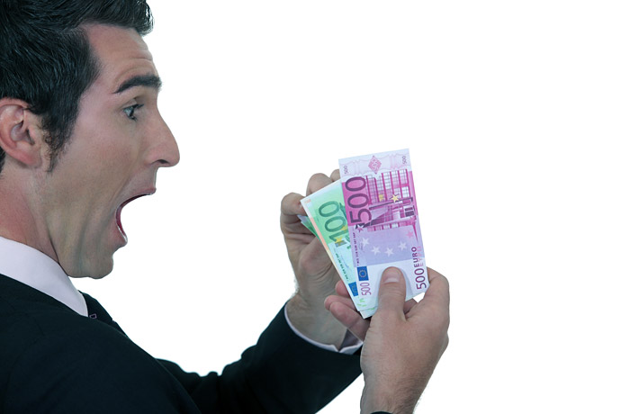 Евро взлетел до 71 рубля