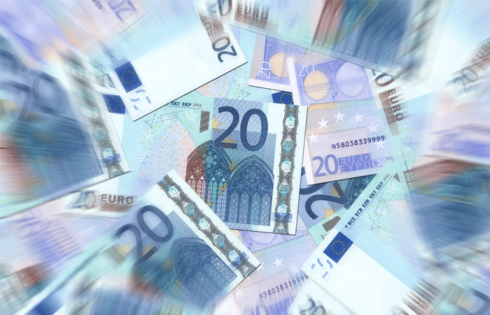 Евро обновил максимум за полгода