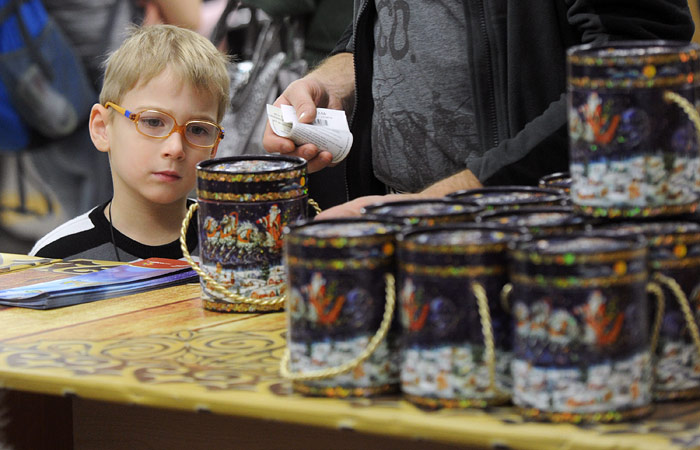 Новогодние подарки для детей в этом году подорожают на треть