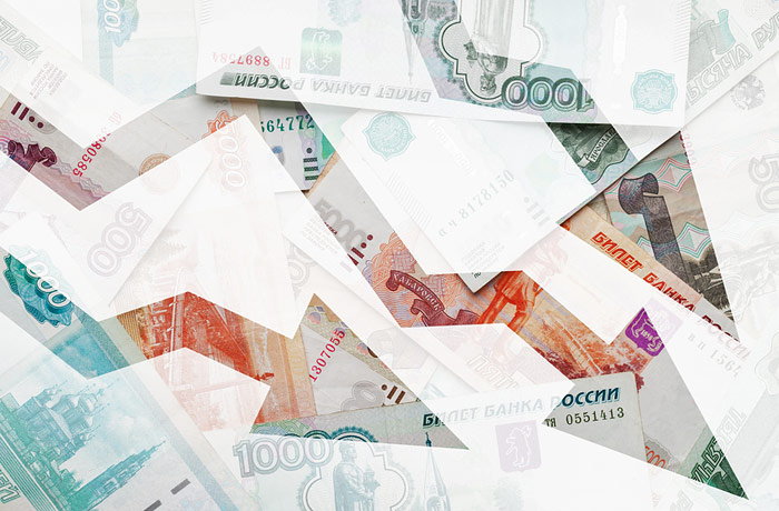 Средняя зарплата россиян в августе упала почти на 10%