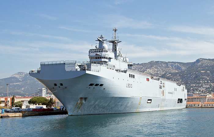 Египет заинтересовался построенными для России "Мистралями"