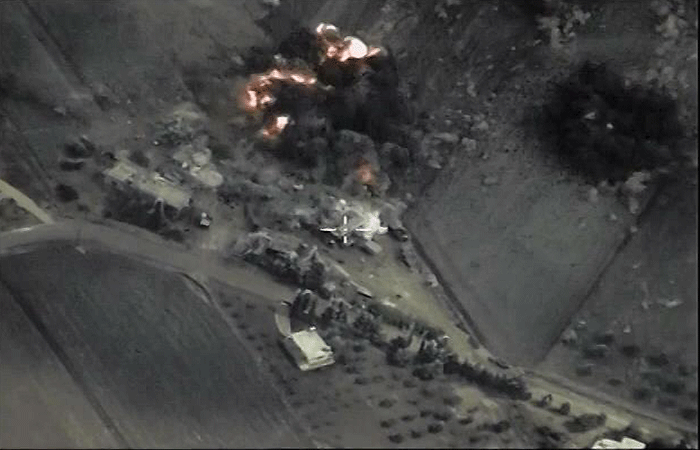 Российская авиация уничтожила бункер ИГ со взрывчаткой и боеприпасами
