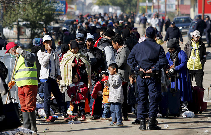 ЕС готов помочь балканским странам с мигрантами на их границах