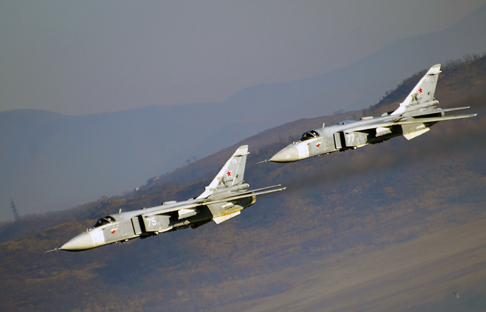 Су-24 разбомбил крупный укрепрайон ИГ в 30 км от сирийской Пальмиры