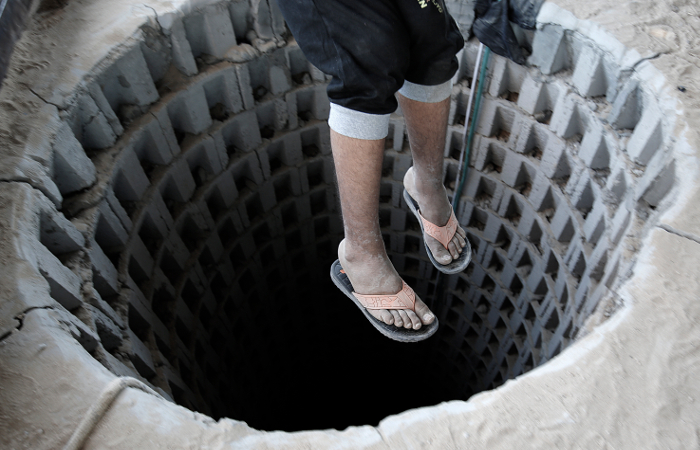 Палестинцы начали восстанавливать затопленные тоннели на границе с Египтом